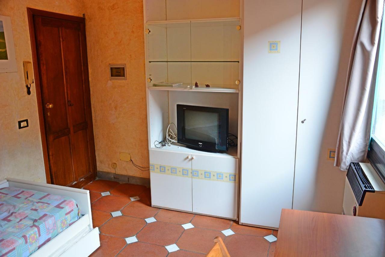 Alessandro'S Small Apartment Флоренция Экстерьер фото